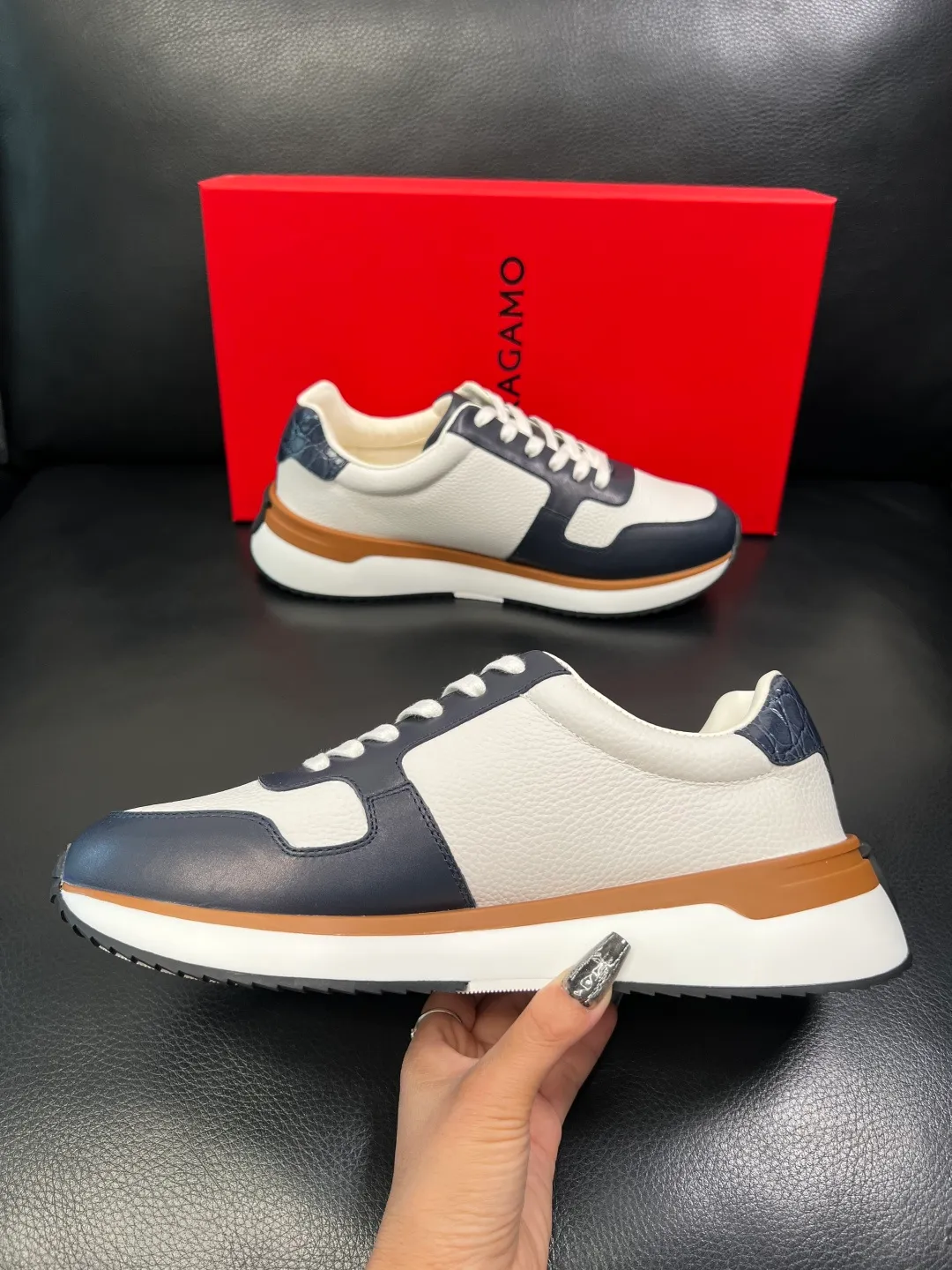 Men's shoes 💰840 Ferragamo High-quality top crafts Ferragamo counters sell original factory configuration at the same time, imported original cowhide from Italy, imported water-dyed cow lining, soles: original factory special original soles are super comfortable, original factory and single goods, welcome to compare at the same time at the counter, code number 38-44 (customized 45 46)
